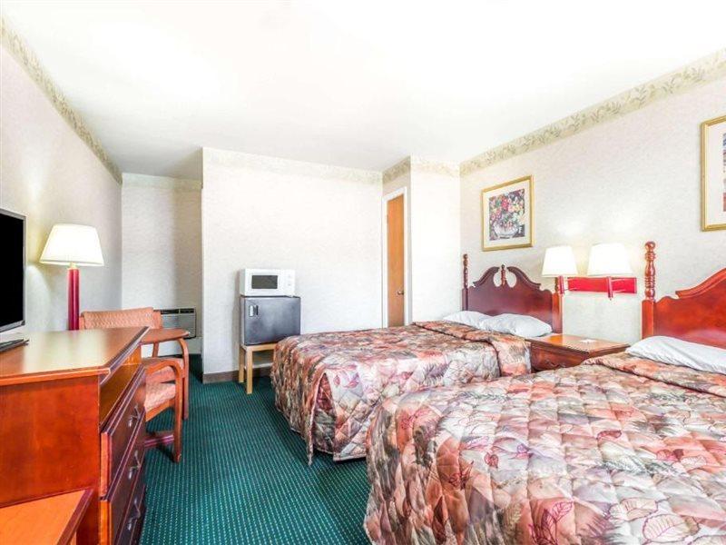Knights Inn Lenox Extérieur photo
