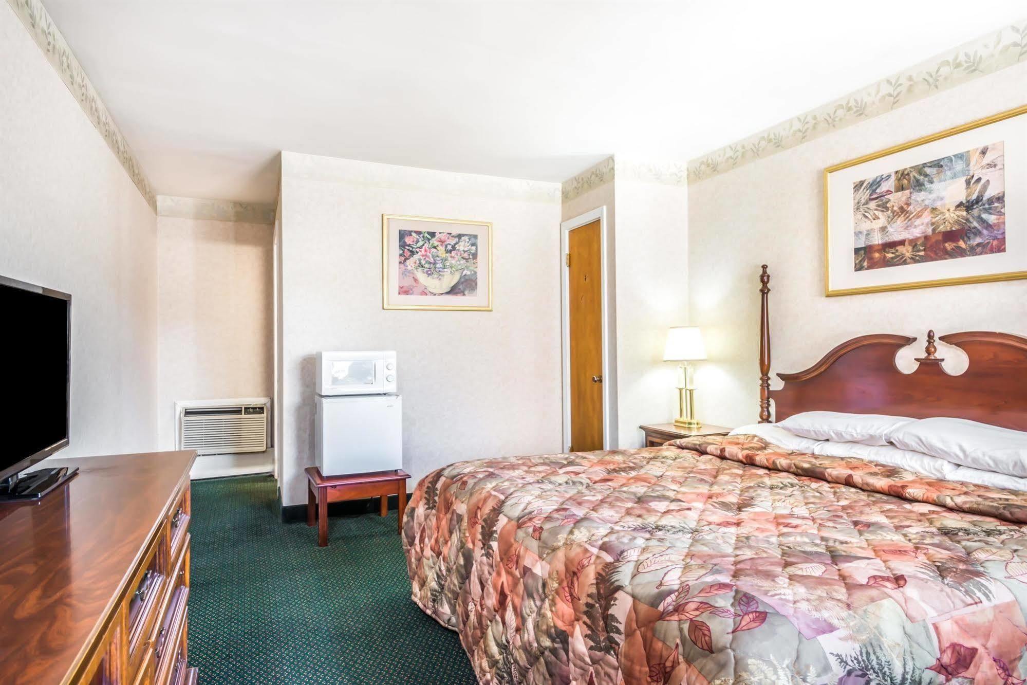 Knights Inn Lenox Extérieur photo